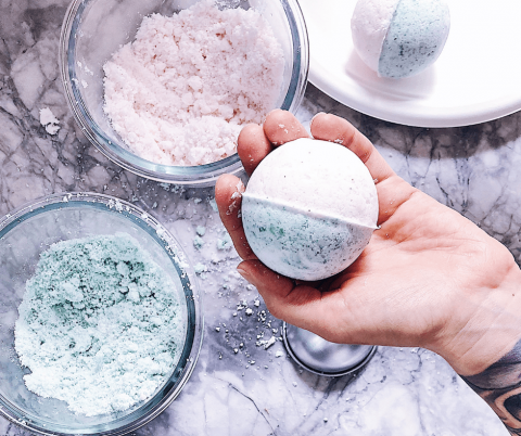 DIY homemade bath bomb